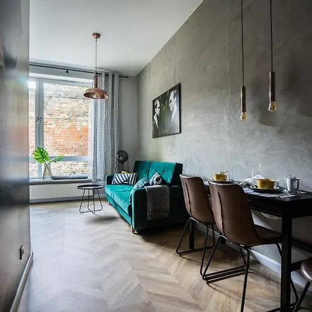Close-urban Chic -2 - Praga Polnoc - - Zabkowska *